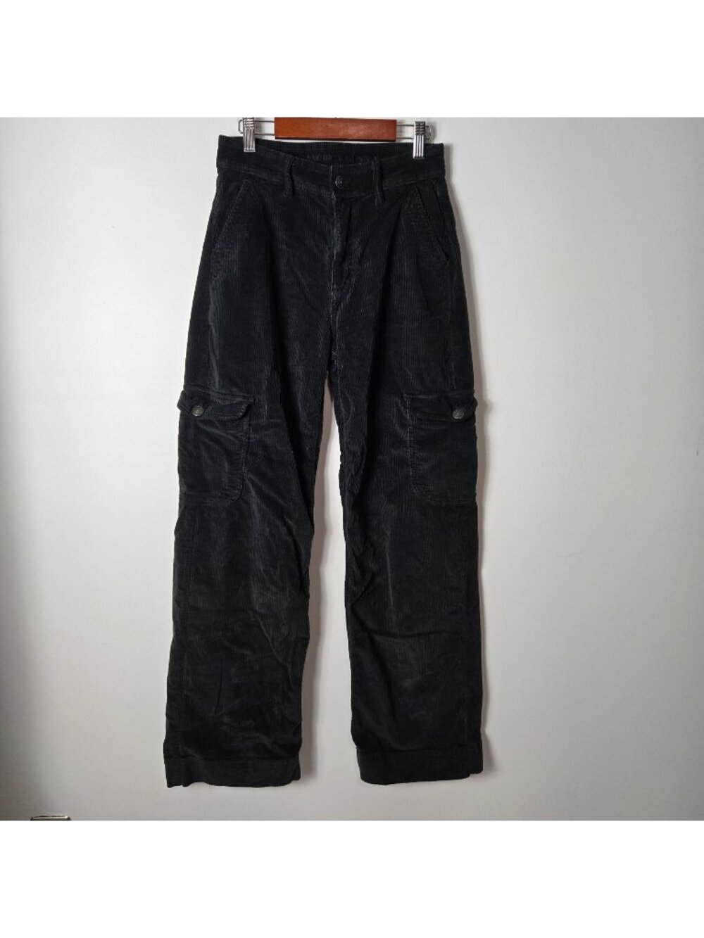 American Eagle Size 2 Baggy Wide-Leg Corduroy Cargo Pants Black Women's